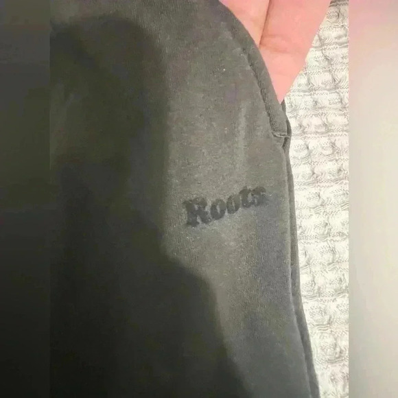 Roots Joggers Size Small - Picture 2 of 11